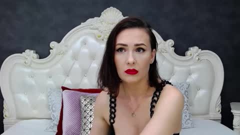 Snapshot of elisabethswan chatting on November 2025 08:25:02 AM Krissy online show from November 2025 08:25:02 AM