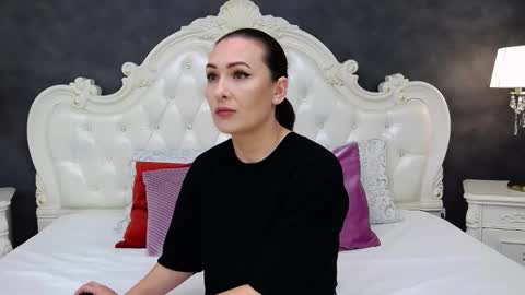 Snapshot of elisabethswan chatting on December 2025 08:40:02 AM Krissy online show from December 2025 08:40:02 AM