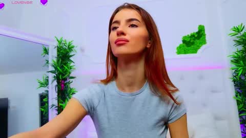 Snapshot of elisacharm chatting on November 2025 03:51:02 AM ElisaCharm online show from November 2025 03:51:02 AM