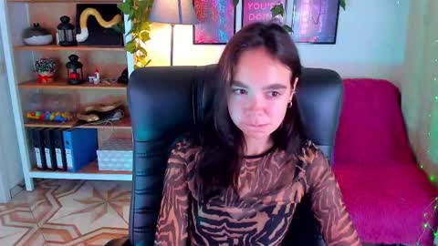 Snapshot of elise_noir chatting on September 2025 03:12:02 PM Elise online show from September 2025 03:12:02 PM