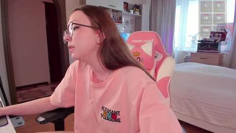 Elise    online show from February 2025 10:14:02 AM