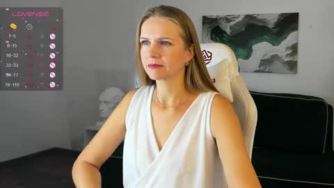 eliza_wilsoon online show from September 2025 01:51:02 AM