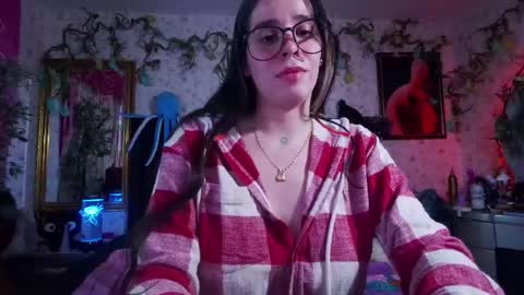 Elizabeth online show from March 2025 08:12:01 PM