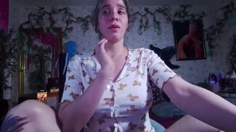 Elizabeth online show from October 2025 09:13:01 PM