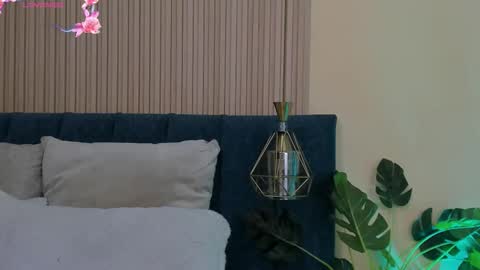 elizabeth online show from October 2025 07:05:02 PM