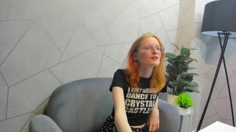 Elizabeth online show from February 2025 03:05:01 PM