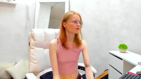Elizabeth online show from March 2025 06:57:01 AM