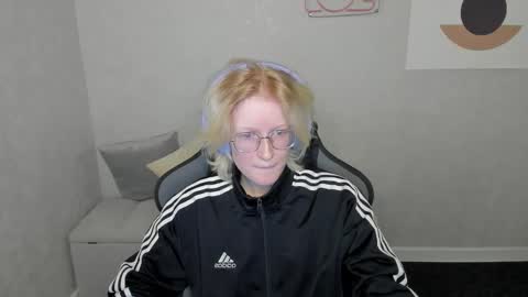 Elizabeth online show from September 2025 01:17:01 AM