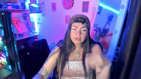 Elizabeth Martinez online show from October 2025 07:22:01 PM