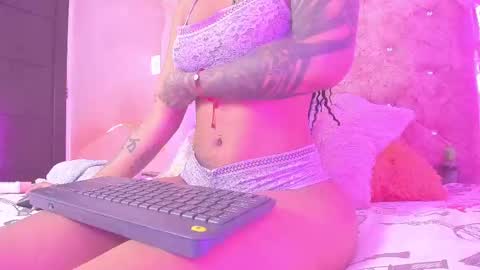 Montserrath online show from February 2025 03:54:01 AM