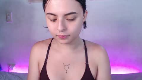Elizabeth Taylor online show from February 2025 01:24:01 AM