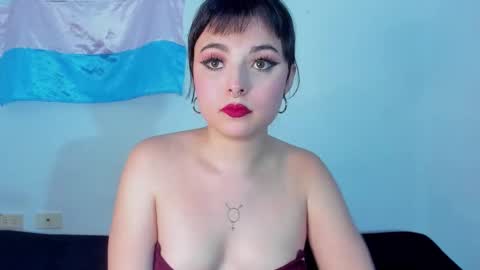 Snapshot of elizabeth_taylorxxx chatting on November 2025 01:44:01 AM Elizabeth Taylor online show from November 2025 01:44:01 AM