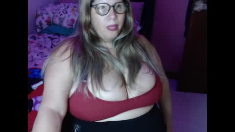 Snapshot of elizabethtaylor1 chatting on October 2025 10:31:01 PM Elizabeth online show from October 2025 10:31:01 PM