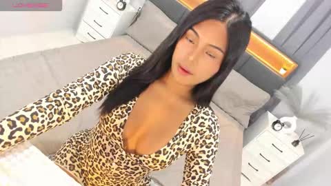 Ella online show from September 2025 02:00:02 AM