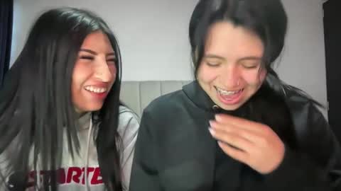 Snapshot of ella_aq chatting on November 2025 11:43:01 AM Ella online show from November 2025 11:43:01 AM