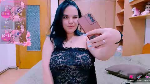 Snapshot of ella_diamonds chatting on October 2025 05:38:01 AM Ella online show from October 2025 05:38:01 AM