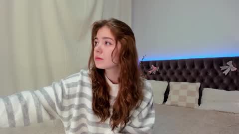 Ella Mayers online show from February 2025 10:14:02 PM