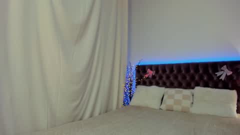 Ella Mayers online show from February 2025 09:48:02 PM