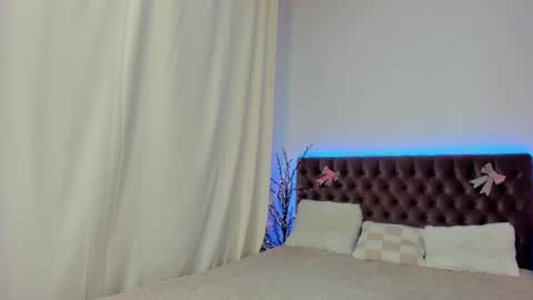 Ella Mayers online show from March 2025 12:54:02 AM