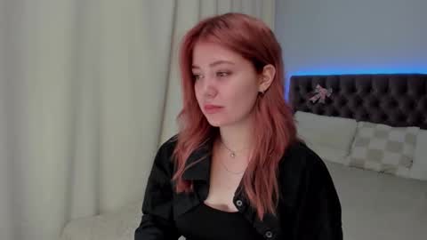 Ella Mayers online show from September 2025 12:16:02 PM