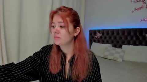 Ella Mayers online show from September 2025 12:40:02 PM