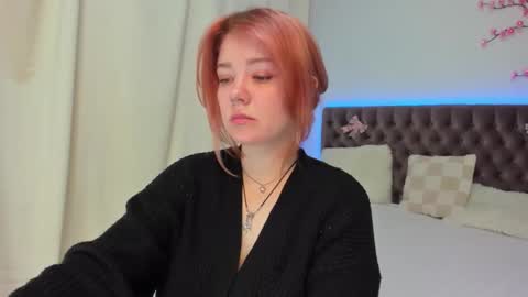 Ella Mayers online show from October 2025 12:17:01 PM