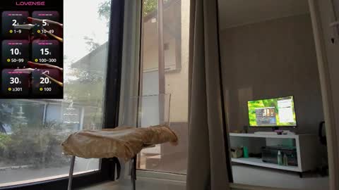 ella_vee online show from September 2025 05:11:02 AM