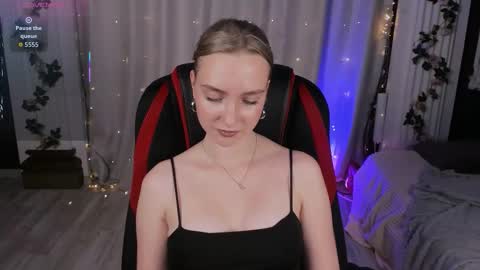 Ella online show from September 2025 02:42:01 PM