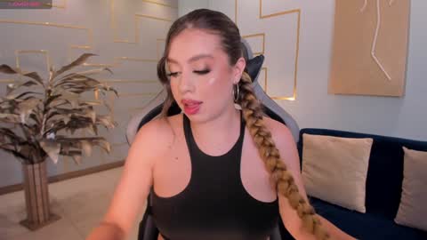 EllaClark online show from December 2024 05:44:01 PM