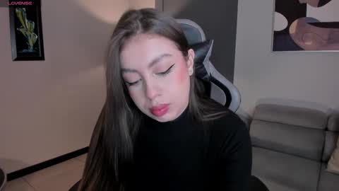 EllaClark online show from September 2025 06:57:01 PM