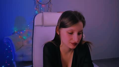 Ella online show from February 2025 06:57:02 PM