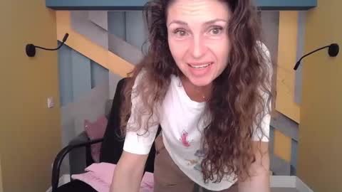 EllaLongs online show from September 2025 11:37:01 AM