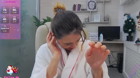            online show from December 2024 10:00:01 PM