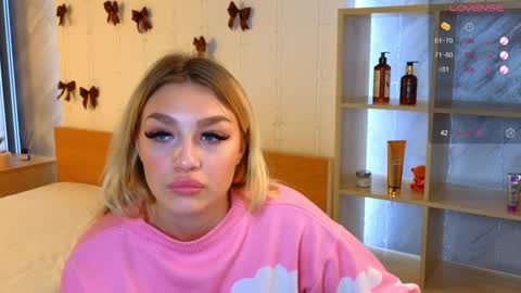 Snapshot of ellamilla chatting on December 2024 11:33:01 AM ellamilla online show from December 2024 11:33:01 AM