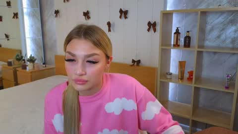 Snapshot of ellamilla chatting on December 2024 08:28:02 AM ellamilla online show from December 2024 08:28:02 AM
