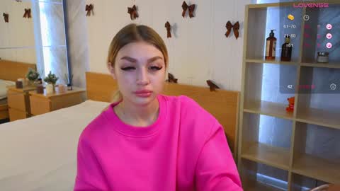 Snapshot of ellamilla chatting on December 2024 05:42:02 AM ellamilla online show from December 2024 05:42:02 AM