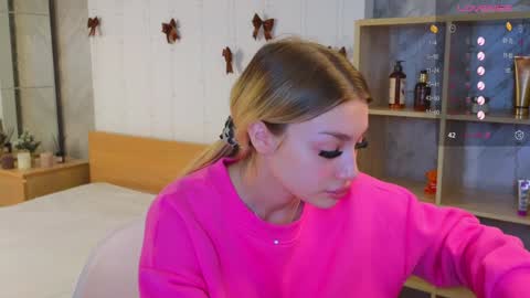 Snapshot of ellamilla chatting on December 2024 05:37:02 AM ellamilla online show from December 2024 05:37:02 AM