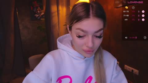 Snapshot of ellamilla chatting on January 2025 05:19:02 AM ellamilla online show from January 2025 05:19:02 AM