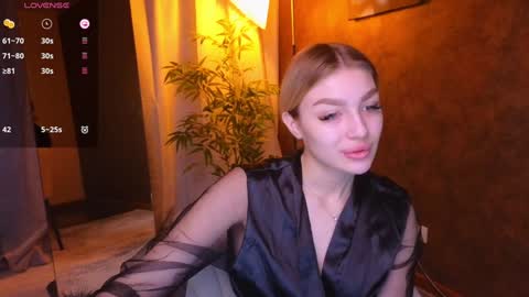 Snapshot of ellamilla chatting on January 2025 05:44:02 AM ellamilla online show from January 2025 05:44:02 AM