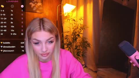 Snapshot of ellamilla chatting on January 2025 08:37:01 AM ellamilla online show from January 2025 08:37:01 AM