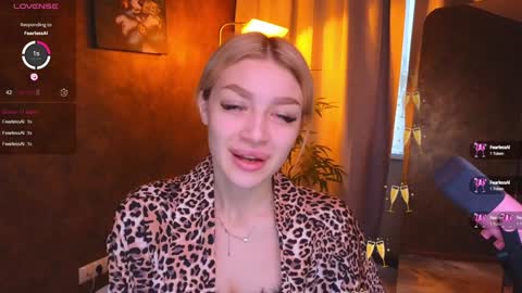 Snapshot of ellamilla chatting on January 2025 06:24:01 AM ellamilla online show from January 2025 06:24:01 AM