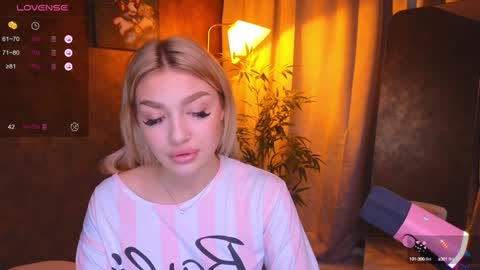 Snapshot of ellamilla chatting on January 2025 09:56:01 AM ellamilla online show from January 2025 09:56:01 AM