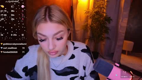 Snapshot of ellamilla chatting on January 2025 09:03:01 AM ellamilla online show from January 2025 09:03:01 AM