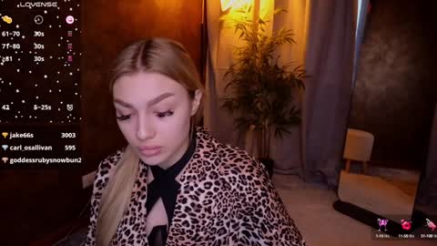 Snapshot of ellamilla chatting on January 2025 08:51:02 AM ellamilla online show from January 2025 08:51:02 AM