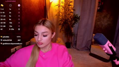 Snapshot of ellamilla chatting on January 2025 08:57:02 AM ellamilla online show from January 2025 08:57:02 AM