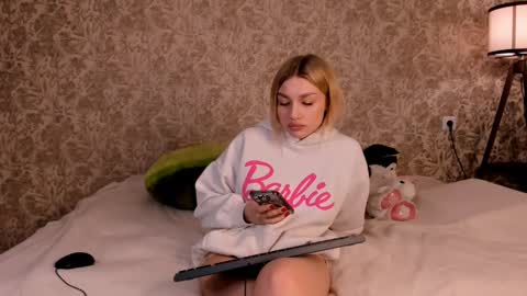Snapshot of ellamilla chatting on March 2025 10:49:02 PM ellamilla online show from March 2025 10:49:02 PM