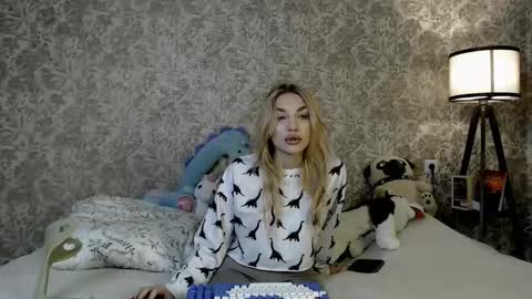 Snapshot of ellamilla chatting on September 2025 02:17:01 PM ellamilla online show from September 2025 02:17:01 PM