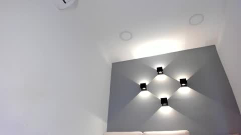 Ella online show from October 2025 10:43:02 AM