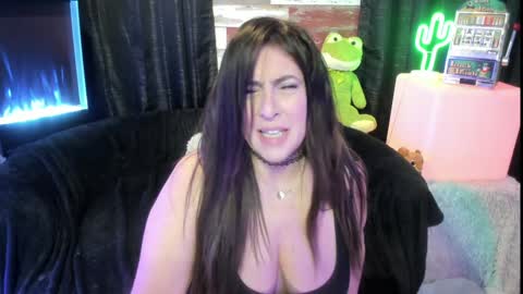 Snapshot of elle4you chatting on January 2025 04:34:01 PM ELLE online show from January 2025 04:34:01 PM