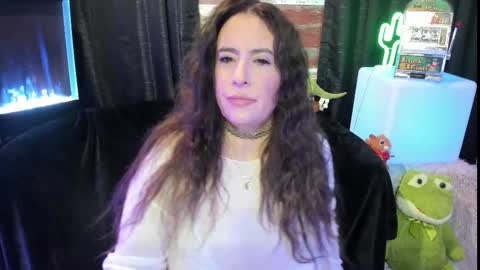 Snapshot of elle4you chatting on February 2025 05:09:01 PM ELLE online show from February 2025 05:09:01 PM